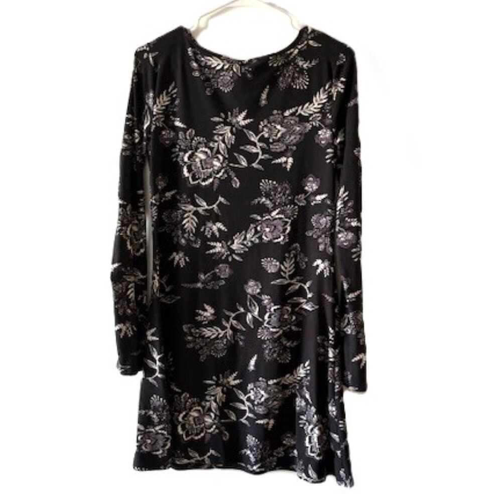 Mudd Black and White Knit Floral Dress with Long Sleeves and Scoop Neckline